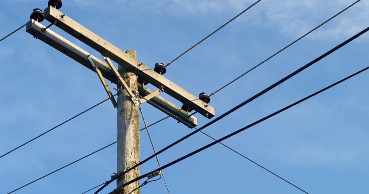 Remove Power Lines from Photo - Clean Skies in a Few Brush Strokes